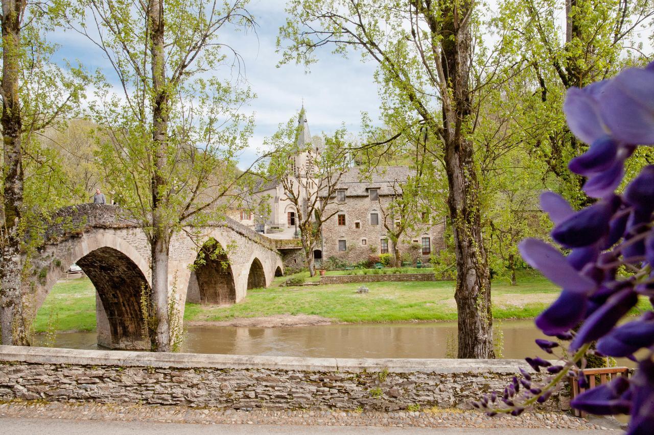 Le Vieux Pont Hotel Belcastel  Luaran gambar